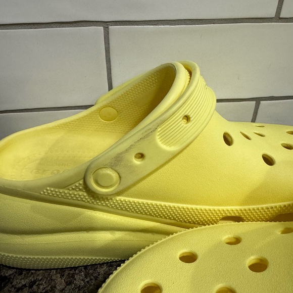 Bright Lemon Yellow Platform Crocs women’s 10/ men’s 8 - Picture 8 of 13